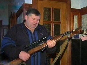 Черниговский депутат пошел с топором против грабителей