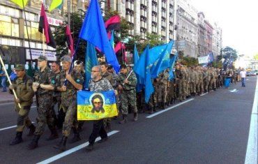 «Правый сектор» требует у Киева оружия и признания войны в Донбассе