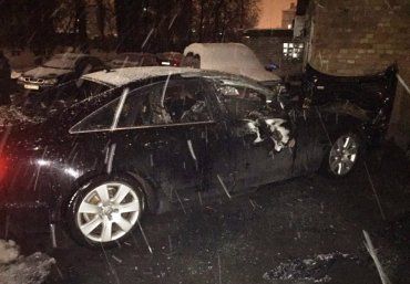 Неизвестные сожгли автомобиль народного депутата Вадима Руденко
