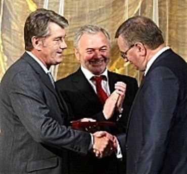 Президент поздравил Павла Коржа с Днем медика