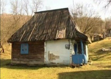 Скандал вокруг старенького домика в Закарпатье
