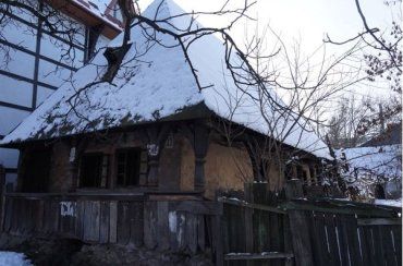 По улице Кошута есть особый дом, возведенный из дерева 1726 года