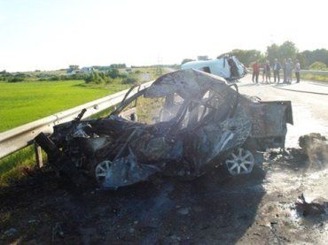 Под Екатеринбургом в аварии взорвался автомобиль