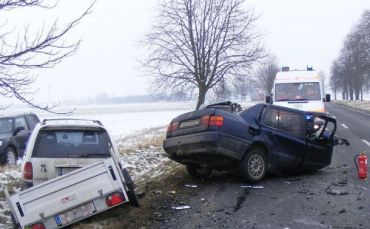 В Венгрии Volkswagen лоб в лоб столкнулся с грузовиком Mercedes