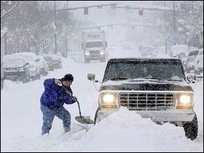 Жертвами снегопада в США стали 16 человек
