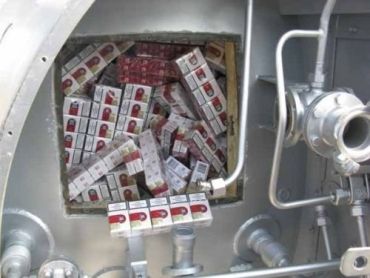 В Чопе таможенники нашли 220 тыс. пачек сигарет