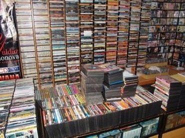 В Мукачево менты контролируют рынок компакт-дисков