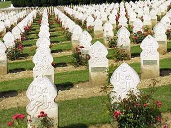 Австрия. Вандалы осквернили мусульманское кладбище в Трауне