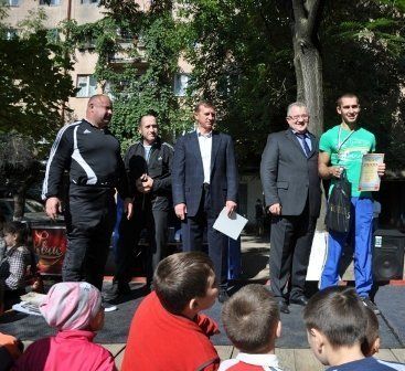 Василю Ковачу за сприяння розвитку спорту у мікрорайоні Радванка вручили подяку
