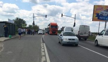 Недалеко от Львова автобус сбил несовершеннолетнюю