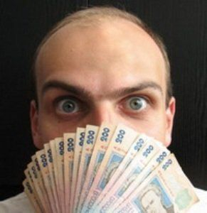 В Берегово чиновник попался во время получения взятки в $400
