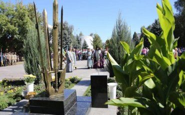 Вандали пошкодили пам'ятник героям АТО на Полтавщині