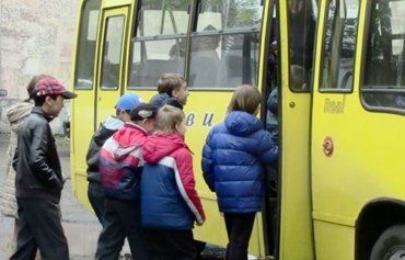 Школьники Ужгорода снова начнут платить за проезд в маршрутках