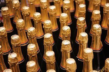 В Ужгороде из магазина украли 5 ящиков шампанского
