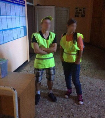 Патрульные Мукачева задержали волонтеров-аферистов