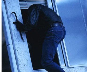 Полиция охраны предупреждает закарпатцев о росте квартирных краж летом