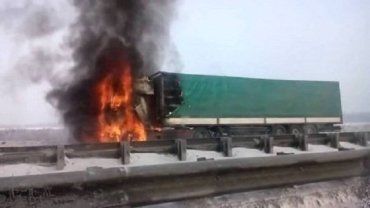 Ночью на трассе «Киев-Чоп» сгорел российский грузовик