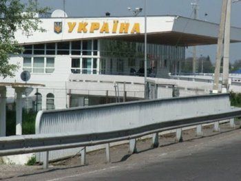 На границе в Закарпатье проходят тотальные проверки транспорта