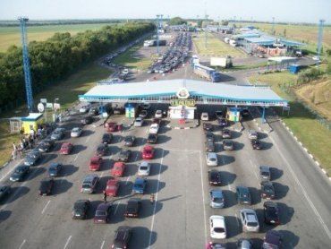 У чергах на кордоні з Польщею опинилися більше 1000 авто.