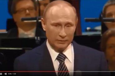 Путин произносит часть речи с закрытым ртом
