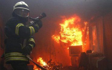 У Києві спалахнув інститут, в будівлі знаходилися люди