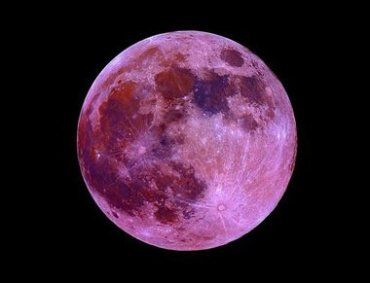 На Пасху будет видна розовая Луна