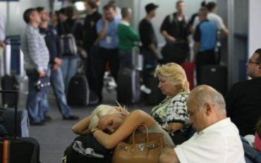 Більше двох сотень українців не змогли виїхати із грецького курорту