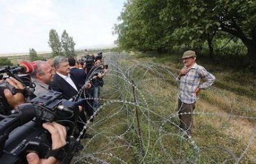 Порошенко поучаствовал в "клоунаде" на грузино-южноосетинской границе