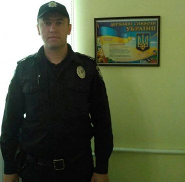 Закарпатский полицейский спас человека от самоубийства