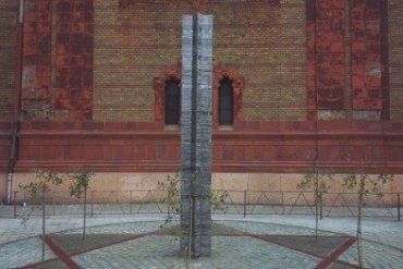 Пам’ятник жертвам Голокосту в Ужгороді.