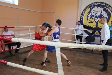 Боксерський клуб «Спорт-Лідер» в Ужгороді офіційно відкрили 4 червня.