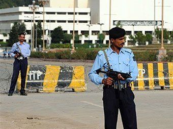 При теракте в Пакистане погибли 15 человек