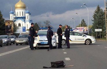 На пешеходном переходе в Ужгороде авто сбило мужчину