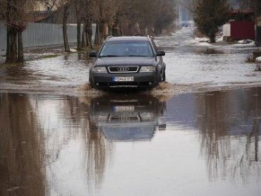 В Ужгороде затопило улицу Гранитную