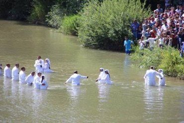 Водное крещение цыган в Виноградово