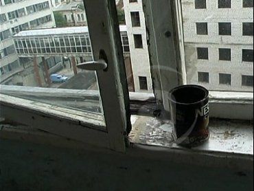 Харьков. Мужчина выпал с третьего этажа дома на Академика Павлова.