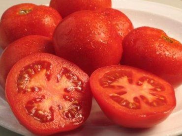 Цена зависит от сорта и величины томатов