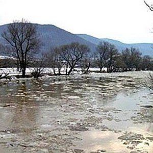 В селе Боржавском Иршавского района вода в реке поднялась на 3,5 метра