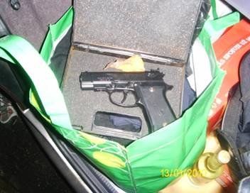 В Закарпатье в украинца изъяли пистолет