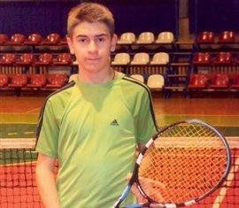 В Закарпатье загорелась еще одна "звездочка" теннисного корта