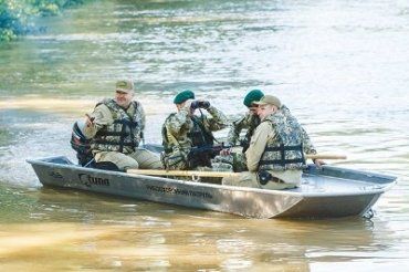 Закарпатские пограничники усилили границы речным патрулем