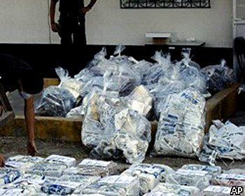 Береговая охрана Колумбии обнаружила тайник с 1,9 т кокаина