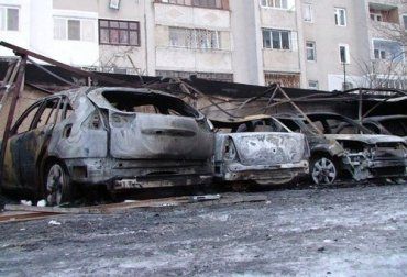 В Одессе сгорела парковка с автомобилями, погиб охранник