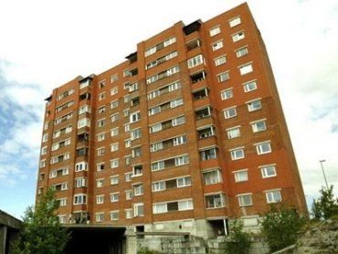 В Донецкой области мужчина выпал из окна 9 этажа