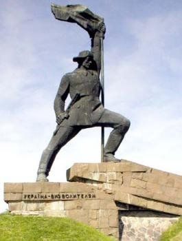 Ужгород. Пам’ятник Воїну-визволителю на українсько-словацькому кордоні