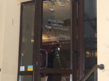 Неизвестные бросили гранату в кафе в центре Ужгорода