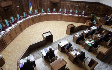 Венеціанська комісія буде перевіряти створення в Україні антикорупційних судів