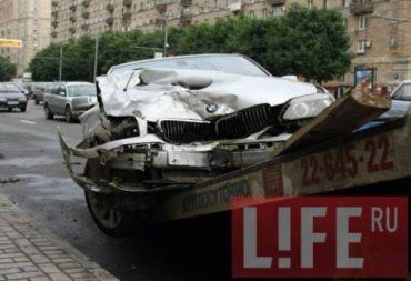 ДТП в Москве: при столкновении BMW и ВАЗ-2104 сгорели люди