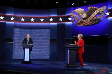 Хиллари Клинтон уверенно победила Дональда Трампа на первых дебатах