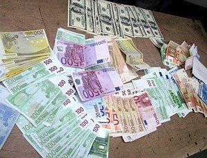 Чопские таможенники изъяли незадекларированную валюту